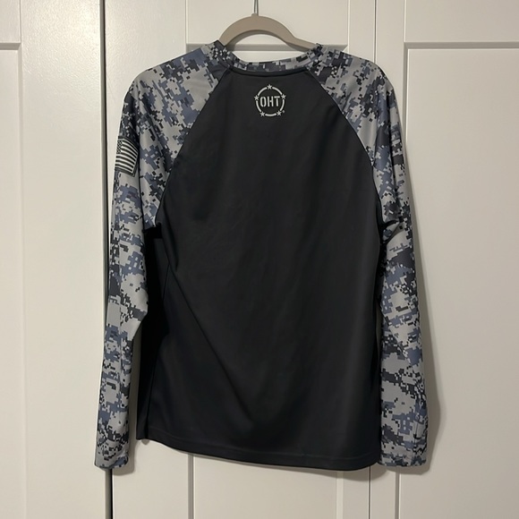 Men’s M . Long sleeve. Gray . - Picture 2 of 3